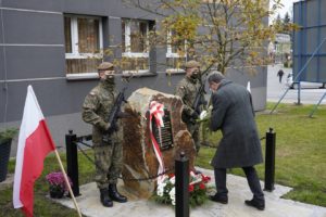 Lesko: Odsłonięcie pomnika z okazji 100 rocznicy „Cudu nad Wisłą”